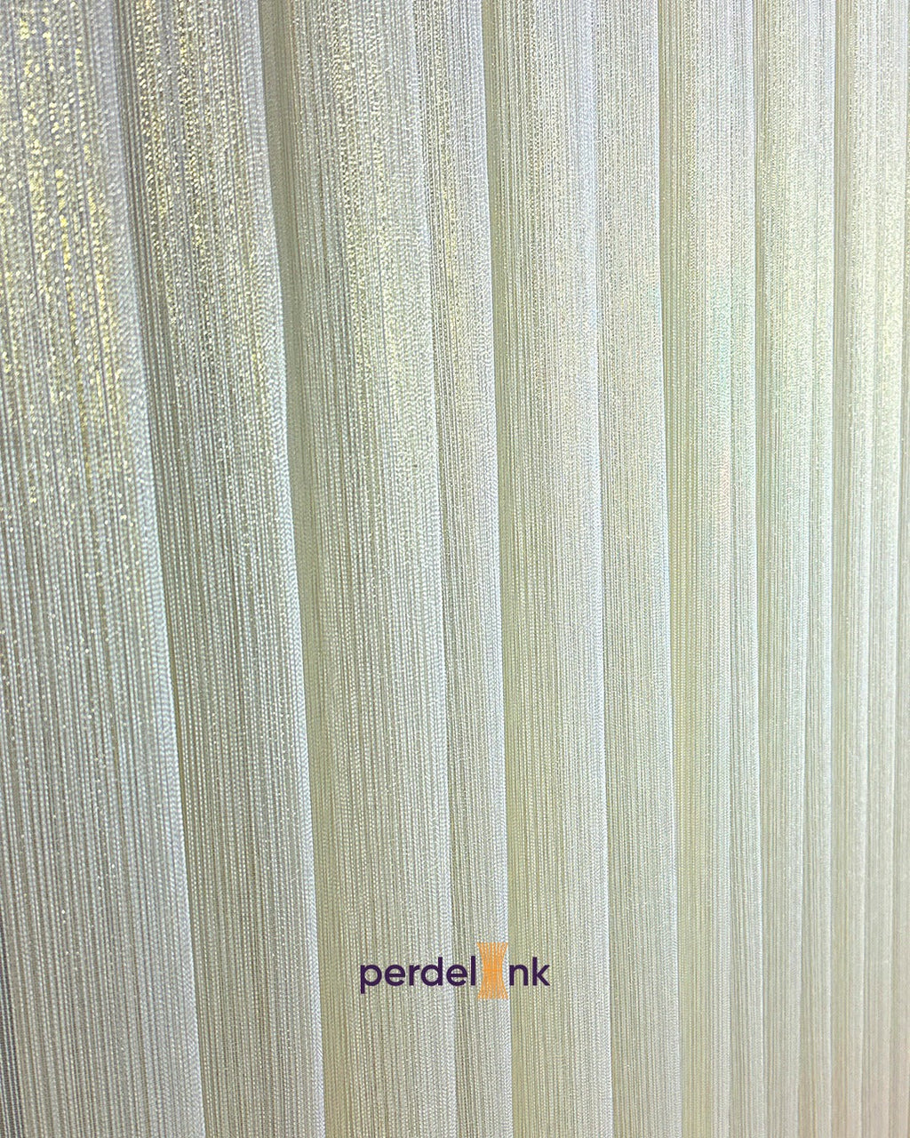 Altın Şeritli Tül Perde - 185x255cm