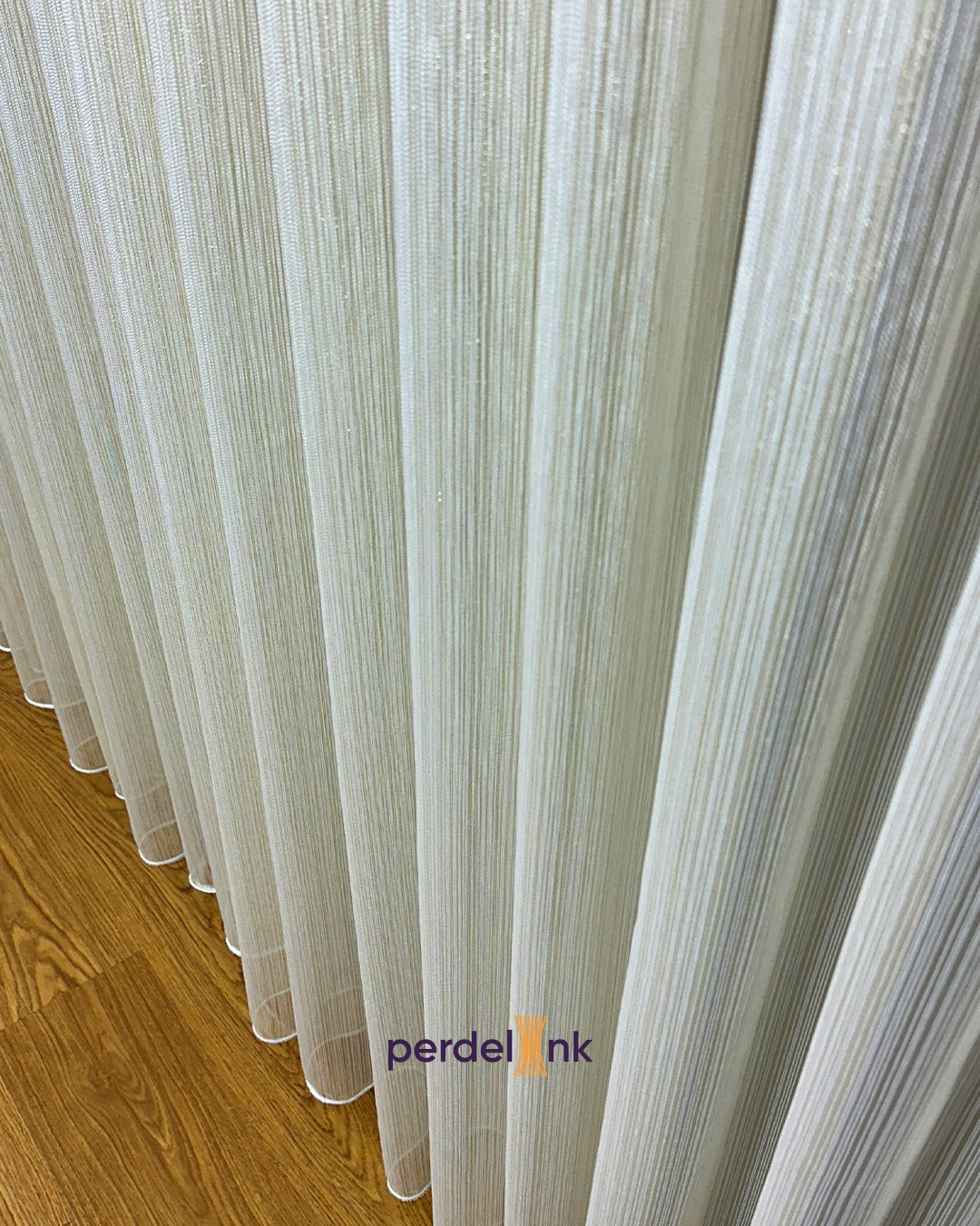 Altın Şeritli Tül Perde - 185x255cm