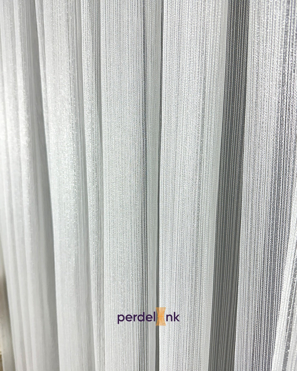 Gümüş Şeritli Tül Perde - 320x215cm